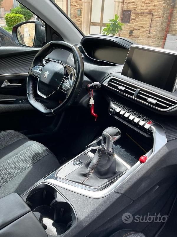 Usata Peugeot 3008 131 CV (96 kW) 2018 Rosso Station wagon