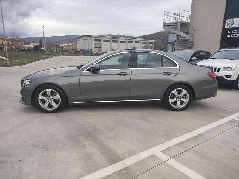 Usata Mercedes E220 194 CV (142 kW) 2018 Grigio Berlina
