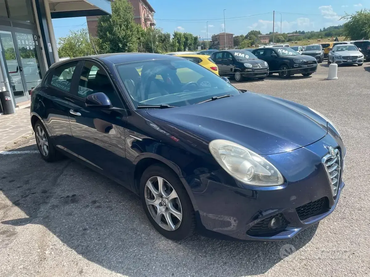 Usata Alfa Romeo Giulietta Distinctive 105 CV (77 kW) 2012 Bluazzurro Utilitaria