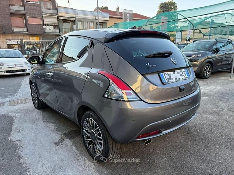 Usata Lancia Ypsilon Silver 70 CV (51 kW) 2023 Nero Utilitaria