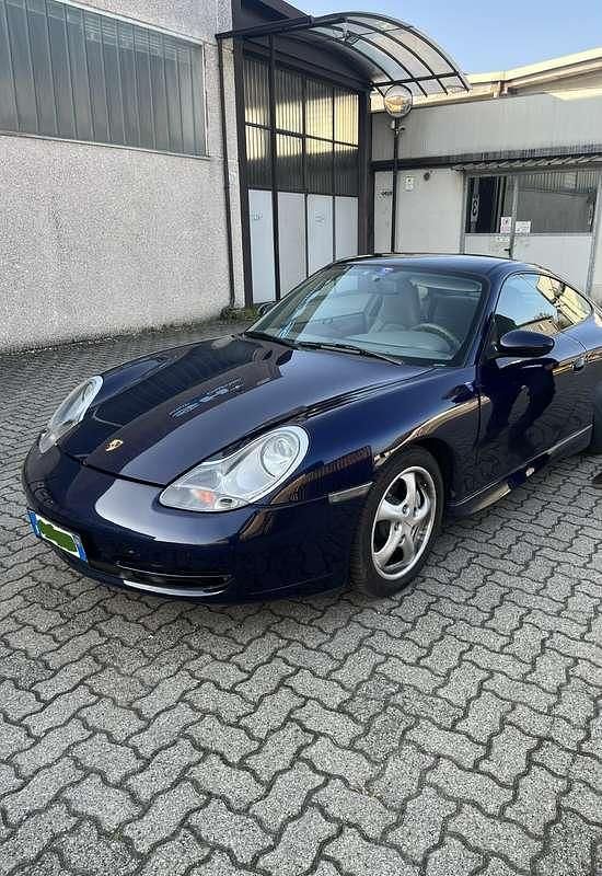Usata Porsche 911 Carrera 4 408 CV (300 kW) 2001 Blu Coupé