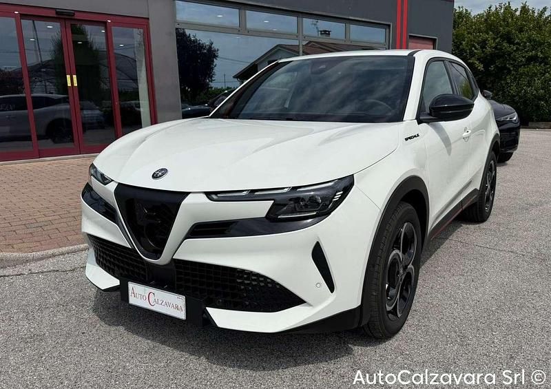 Nuova Alfa Romeo Junior Edizione Speciale 145 CV (106 kW) 2025 Bianco sempione SUV