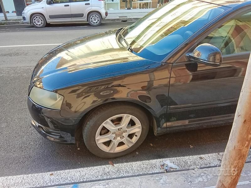 Usata Audi A3 Sportback 102 CV (75 kW) 2009 Nero Utilitaria