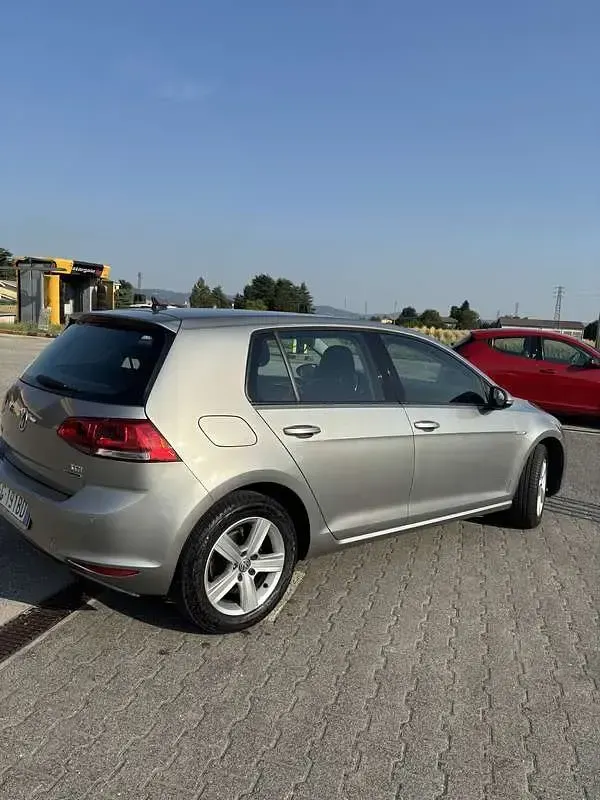 Usata VW Golf VII 110 CV (80 kW) 2016 Grigio Utilitaria