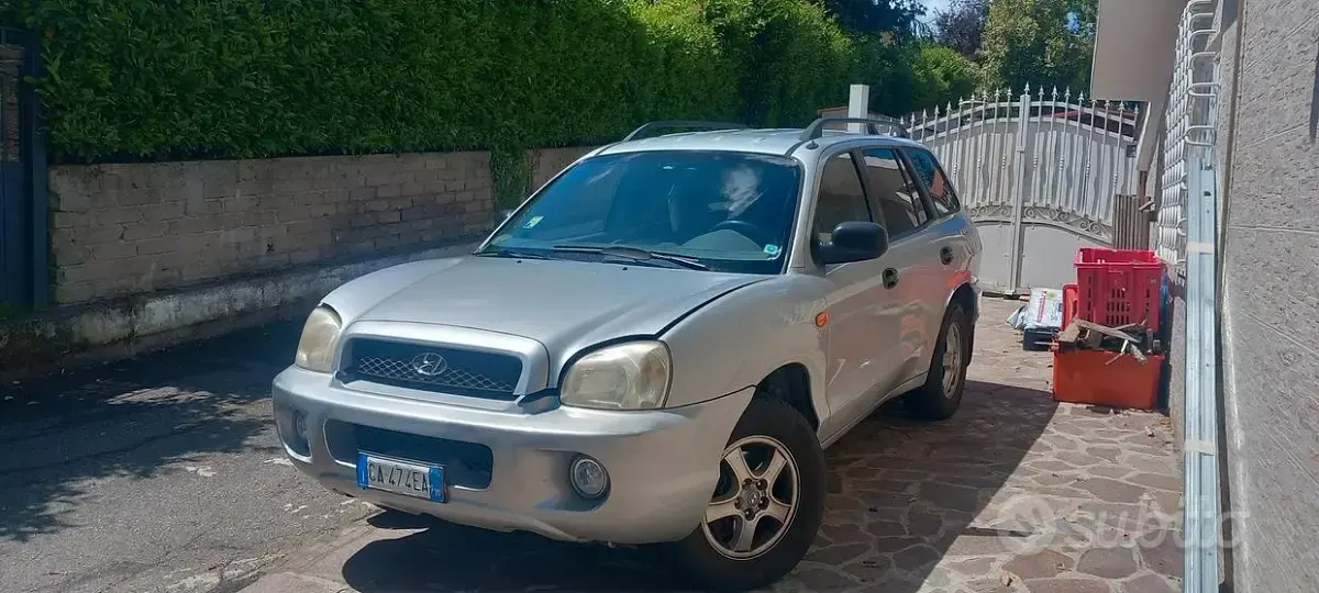 Usata Hyundai Santa Fe 145 CV (106 kW) 2002 Grigio SUV