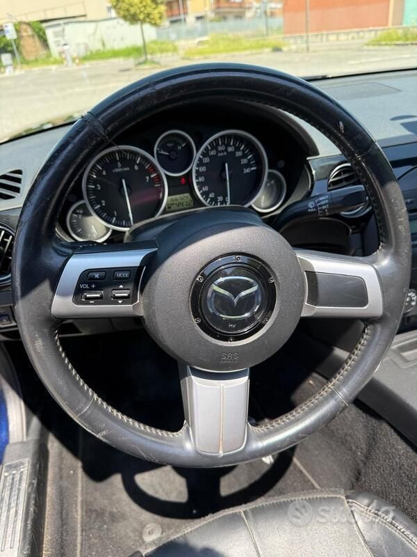 Usata Mazda MX5 High 126 CV (92 kW) 2007 Blu Cabrio