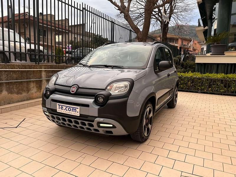Usata Fiat Panda Cross Cross 69 CV (50 kW) 2020 Grigio moda Utilitaria