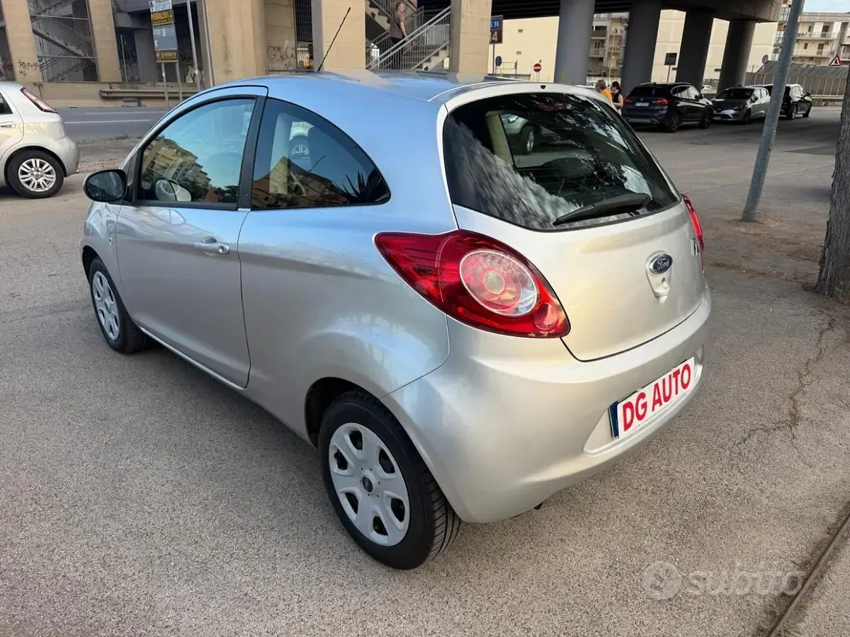 Usata Ford Ka 69 CV (50 kW) 2014 Grigio Berlina