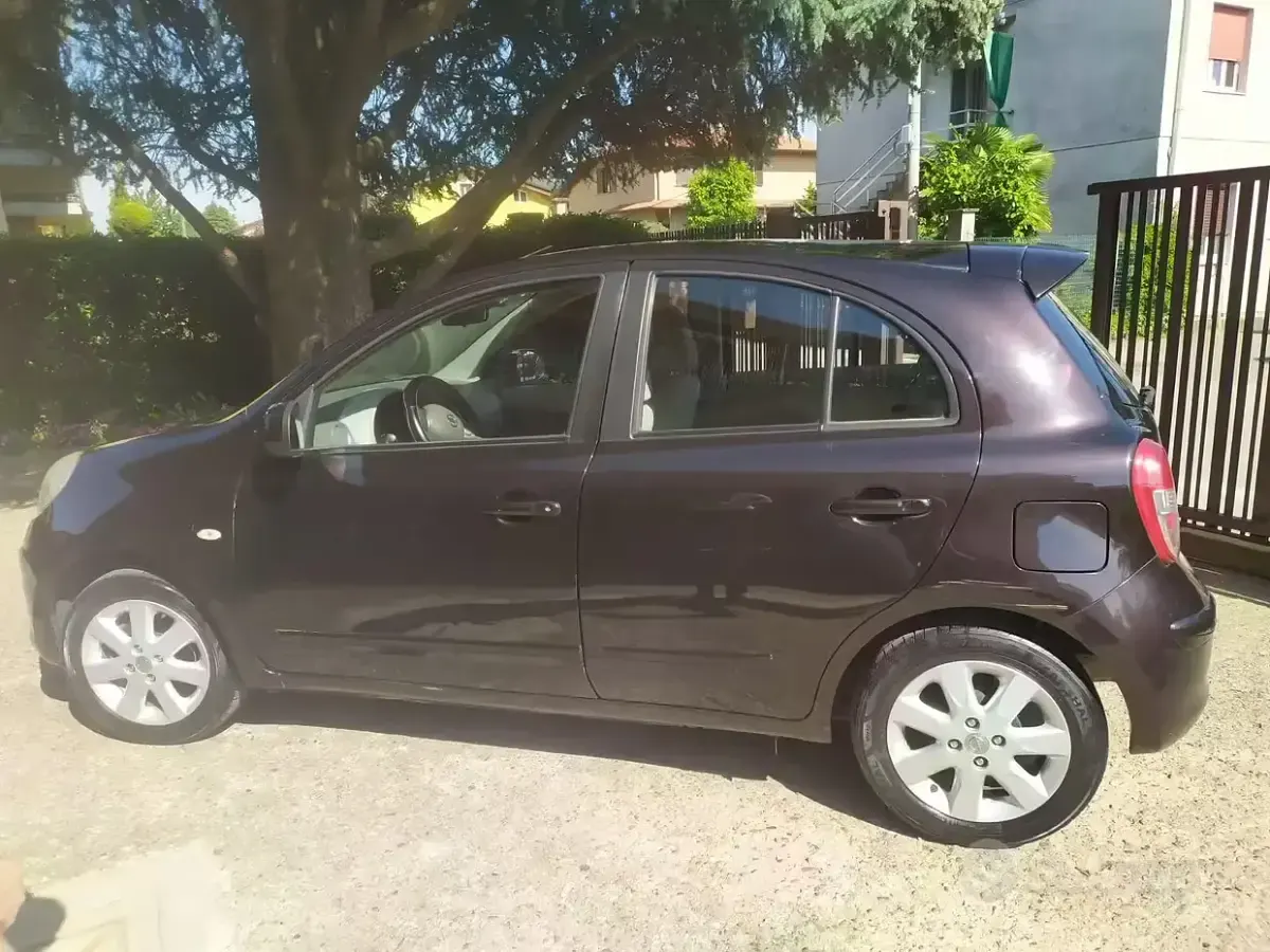 Gebraucht Nissan Micra 80 PS (58 kW) 2012 Schwarz Kleinwagen