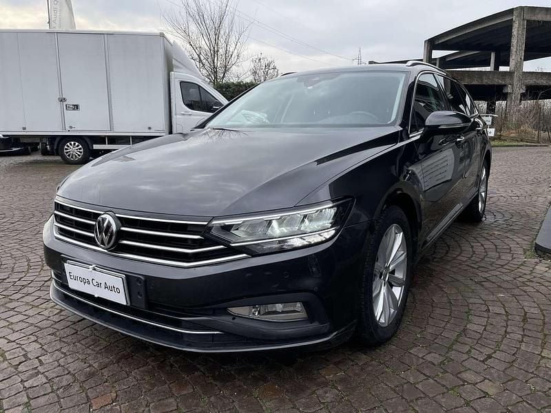 Deep black metal Usata 2020 VW Passat Executive Station wagon | 14.800 € (Buon prezzo) - Immagine 1/4
