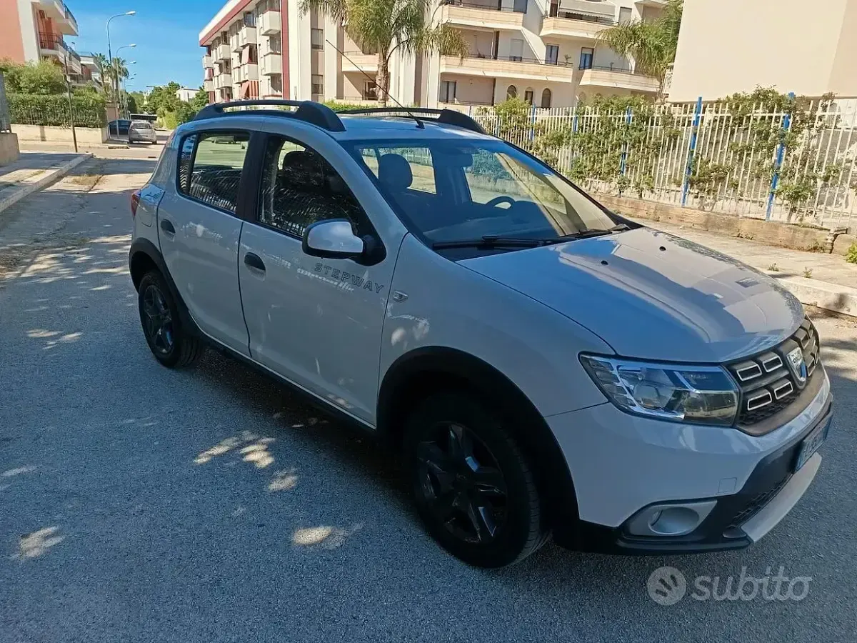 Usata Dacia Sandero Stepway 90 CV (66 kW) 2017 Bianco Berlina