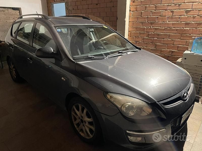 Usata Hyundai i30 109 CV (80 kW) 2010 Grigio Berlina