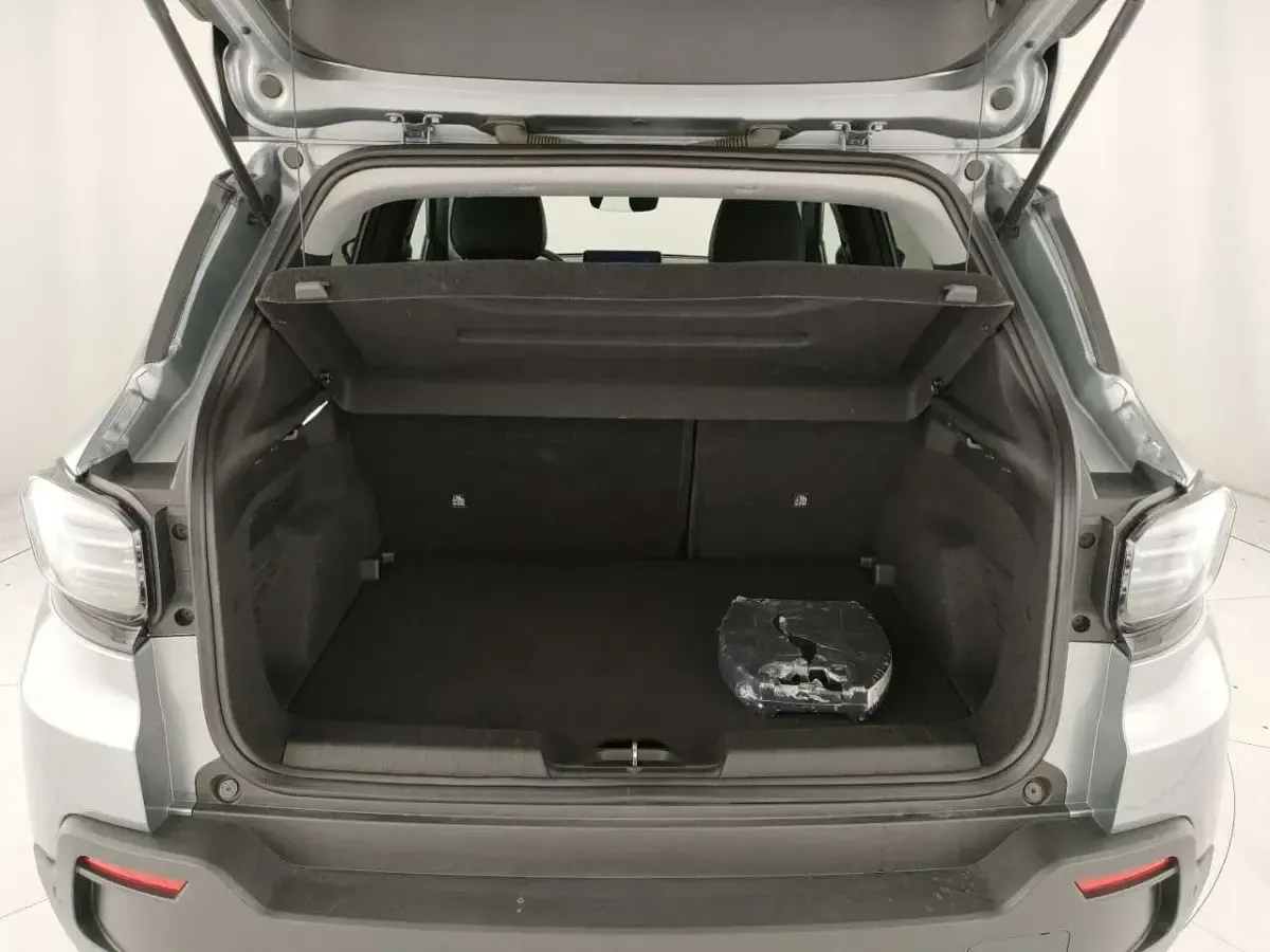 Usata Jeep Avenger Summit 101 CV (74 kW) 2025 Argento SUV