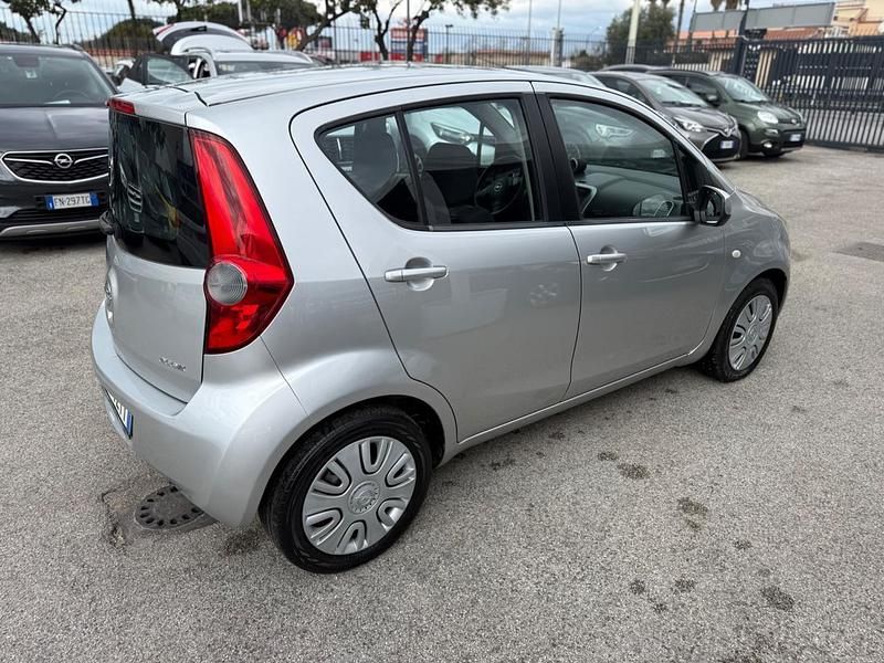 Usata Opel Agila 68 CV (50 kW) 2012 Argento Utilitaria