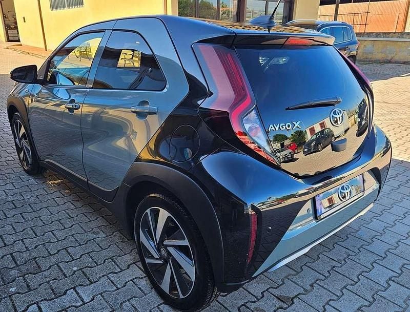 Usata Toyota Aygo X Lounge 72 CV (52 kW) 2024 Grigio SUV