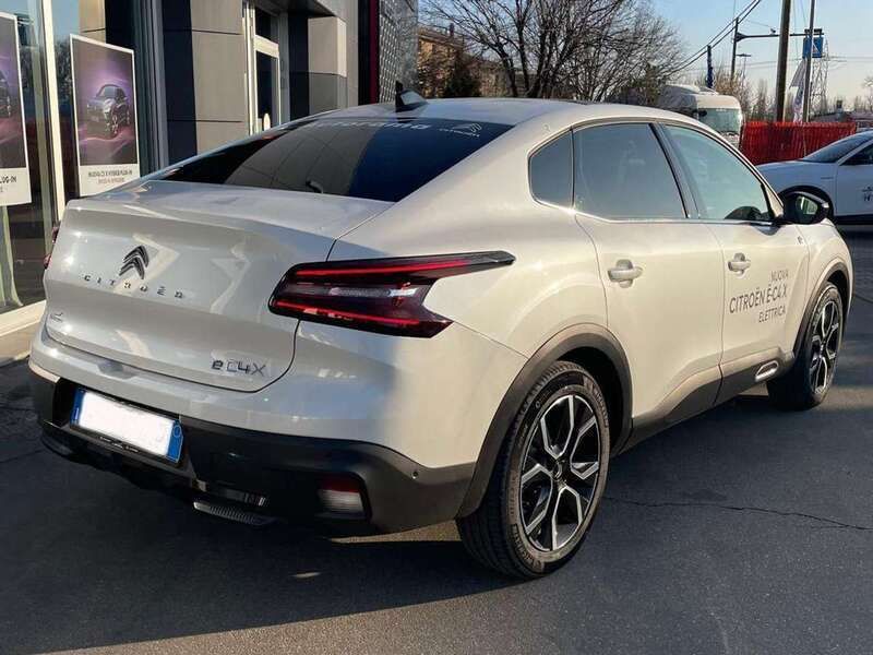 Usata Citroën e-C4 Shine 100 kW (136 CV) 2023 Bianco Berlina