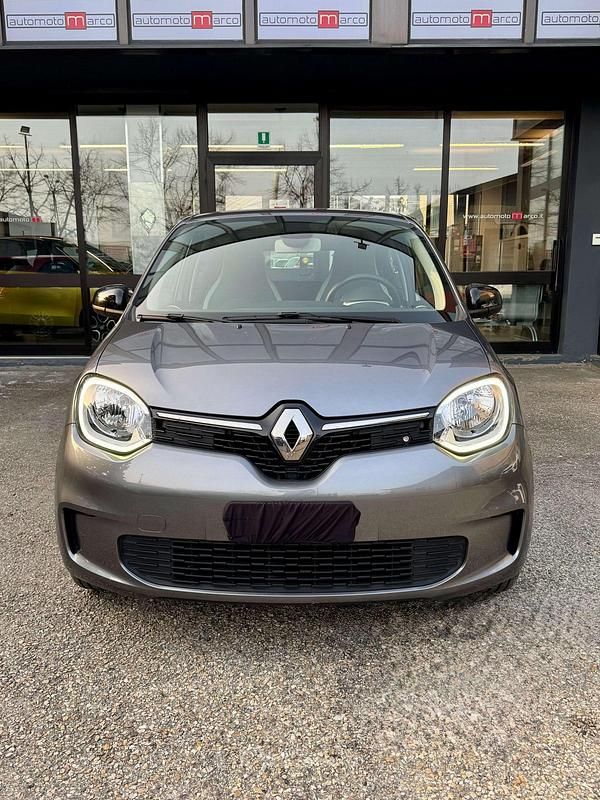 Usata Renault Twingo Zen 65 CV (47 kW) 2024 Grigio Utilitaria