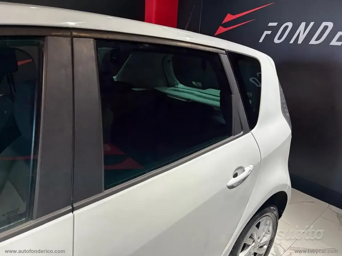 Usata Renault Scénic III LIMITED 110 CV (80 kW) 2015 Bianco Monovolume