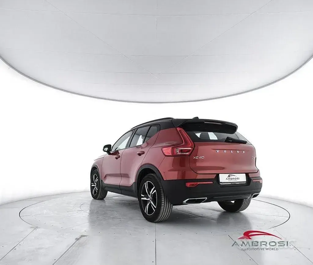 Usata Volvo XC40 R-Design 150 CV (110 kW) 2019 Rosso SUV