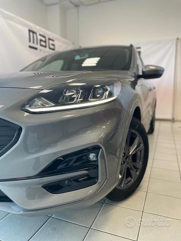 Usata Ford Kuga ST-Line 120 CV (88 kW) 2021 Grigio SUV