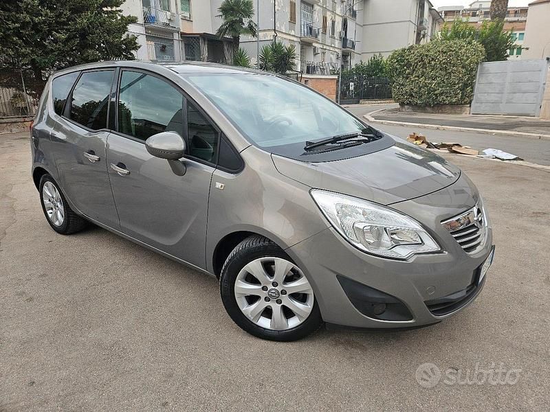 Usata Opel Meriva 95 CV (69 kW) 2011 Grigio Monovolume