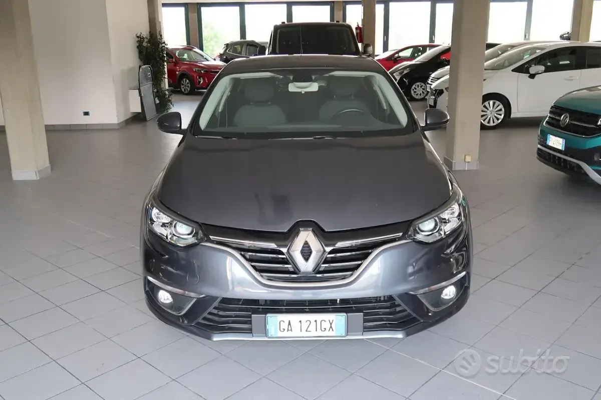 Usata Renault Mégane IV Business 116 CV (85 kW) 2020 Grigio Berlina