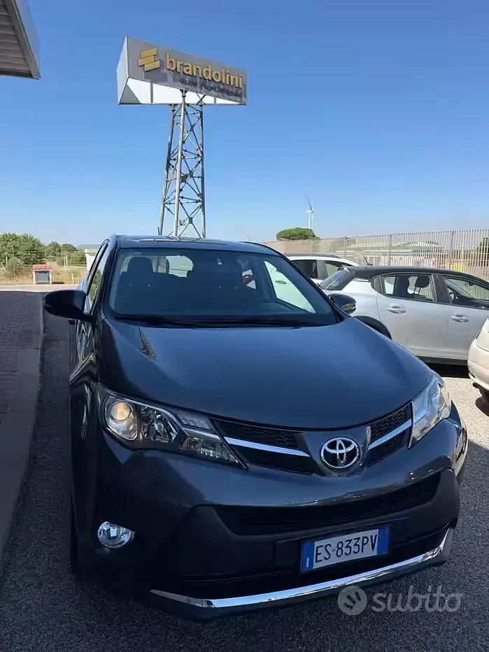 Usata Toyota RAV4 124 CV (91 kW) 2014 Grigio SUV