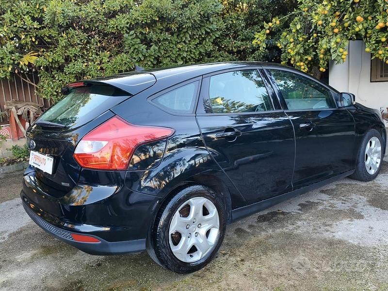 Usata Ford Focus 101 CV (74 kW) 2014 Nero Berlina