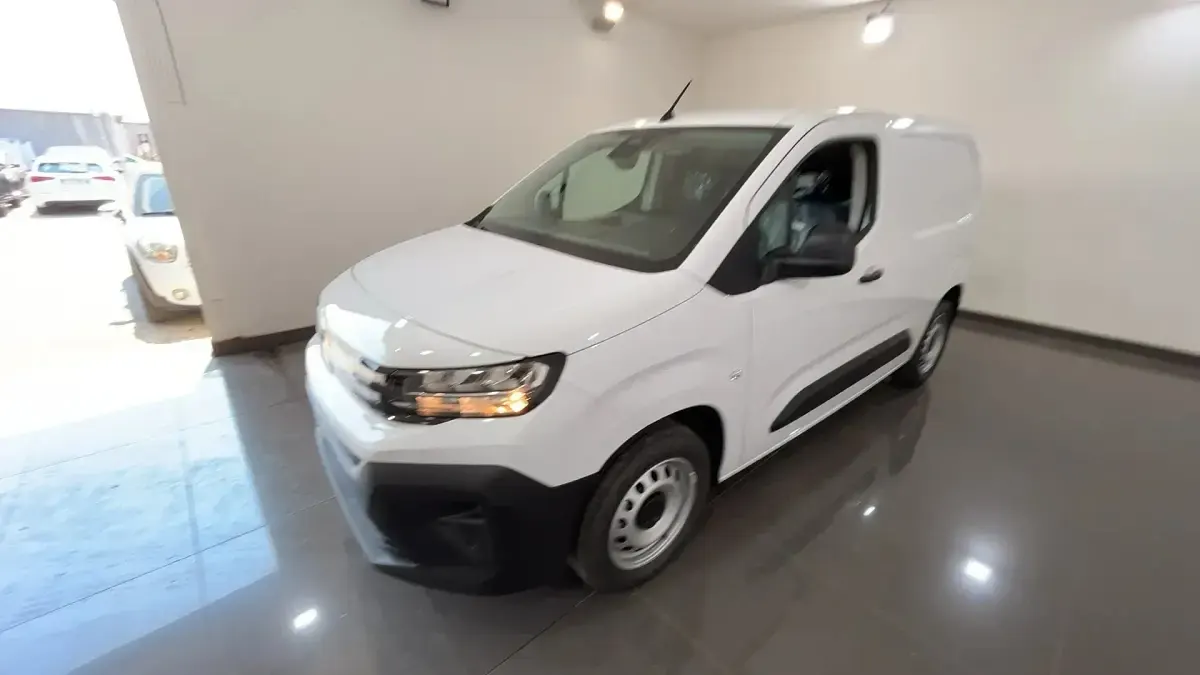 Nuova Peugeot Partner S 130 CV (95 kW) 2026 P0pr  kaolin white pastello Monovolume