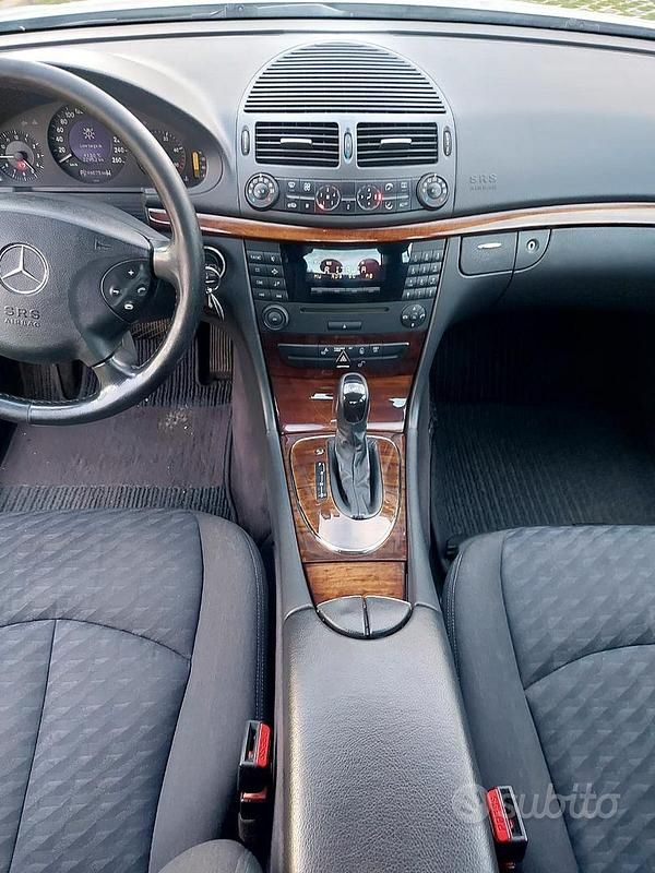 Usata Mercedes E220 2003 Grigio Berlina