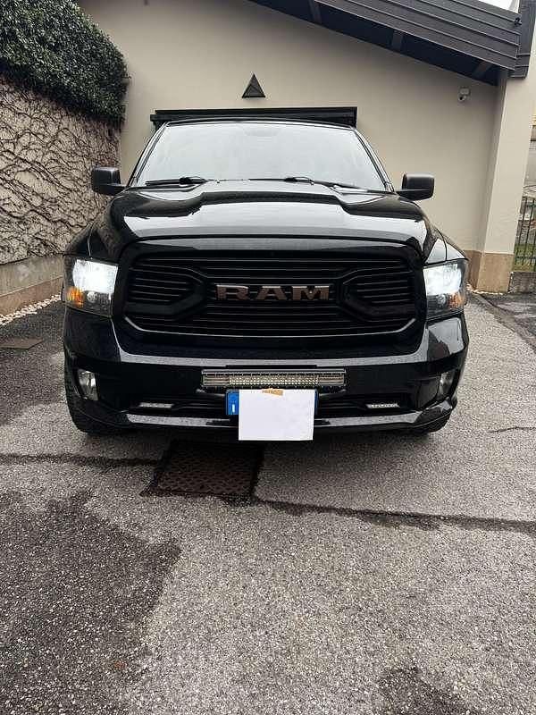 Usata RAM 1500 435 CV (319 kW) 2022 Nero Pick-up