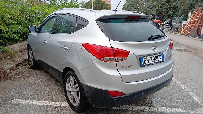 Grigio Usata 2012 Hyundai ix35 SUV | 7000 € - Immagine 1/4
