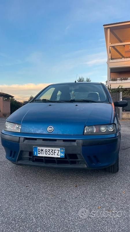 Usata Fiat Punto 60 CV (44 kW) 2000 Blu Berlina
