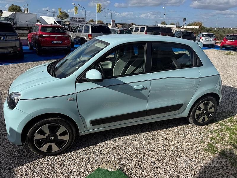 Usata Renault Twingo 70 CV (51 kW) 2017 Blu Utilitaria