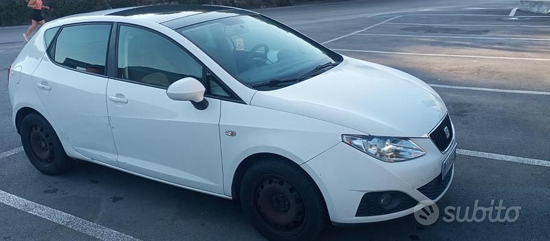 Bianco Usata 2010 Seat Ibiza Tre volumi | 4200 € (Buon prezzo) - Immagine 1/4