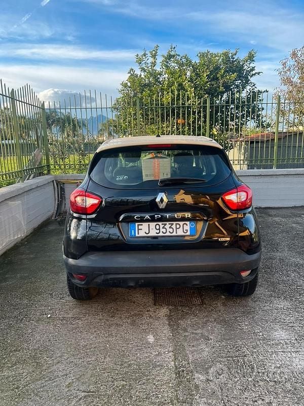 Usata Renault Captur 90 CV (66 kW) 2017 SUV
