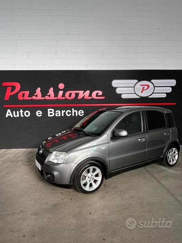 Usata Fiat Panda 100 CV (73 kW) 2010 Grigio Utilitaria