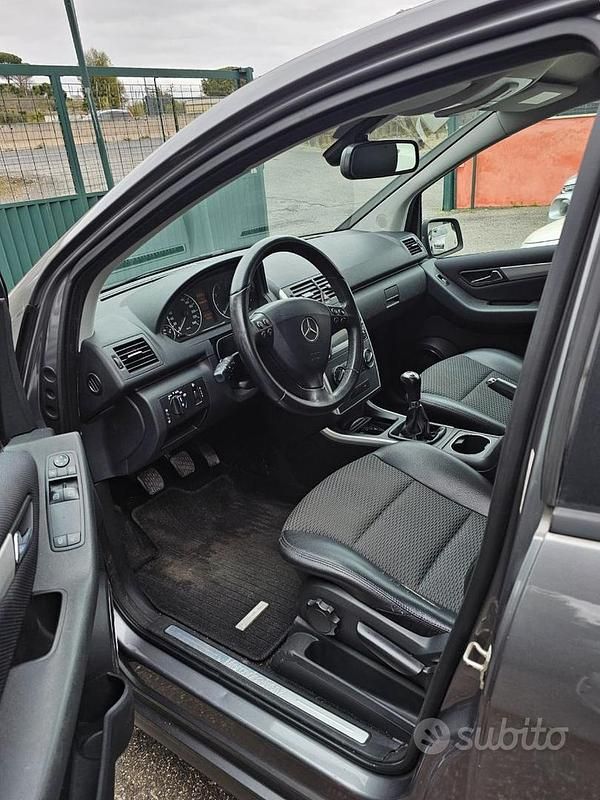 Usata Mercedes A160 2011 Grigio Berlina