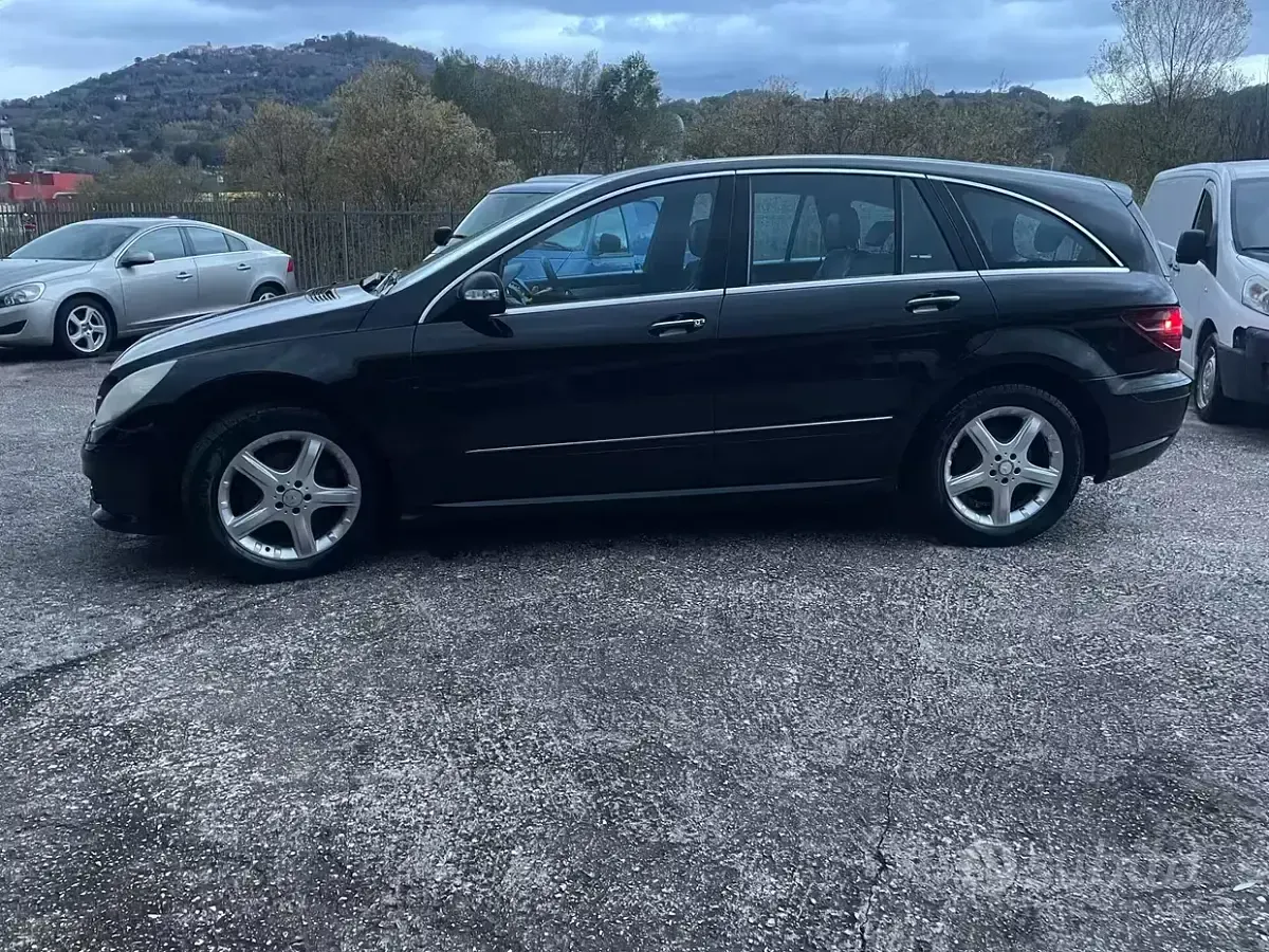 Usata Mercedes R320 224 CV (164 kW) 2008 Nero Station wagon