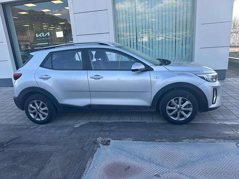 Usata Kia Stonic Urban 82 CV (60 kW) 2022 Sparkling silver SUV