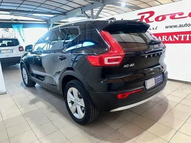 Usata Volvo XC40 Core 163 CV (119 kW) 2023 Nero SUV