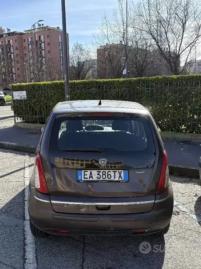 Usata Lancia Musa 77 CV (56 kW) 2010 Marrone Monovolume