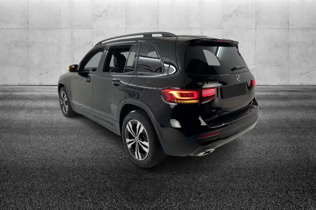Usata Mercedes GLB200 150 CV (110 kW) 2023 Nero SUV