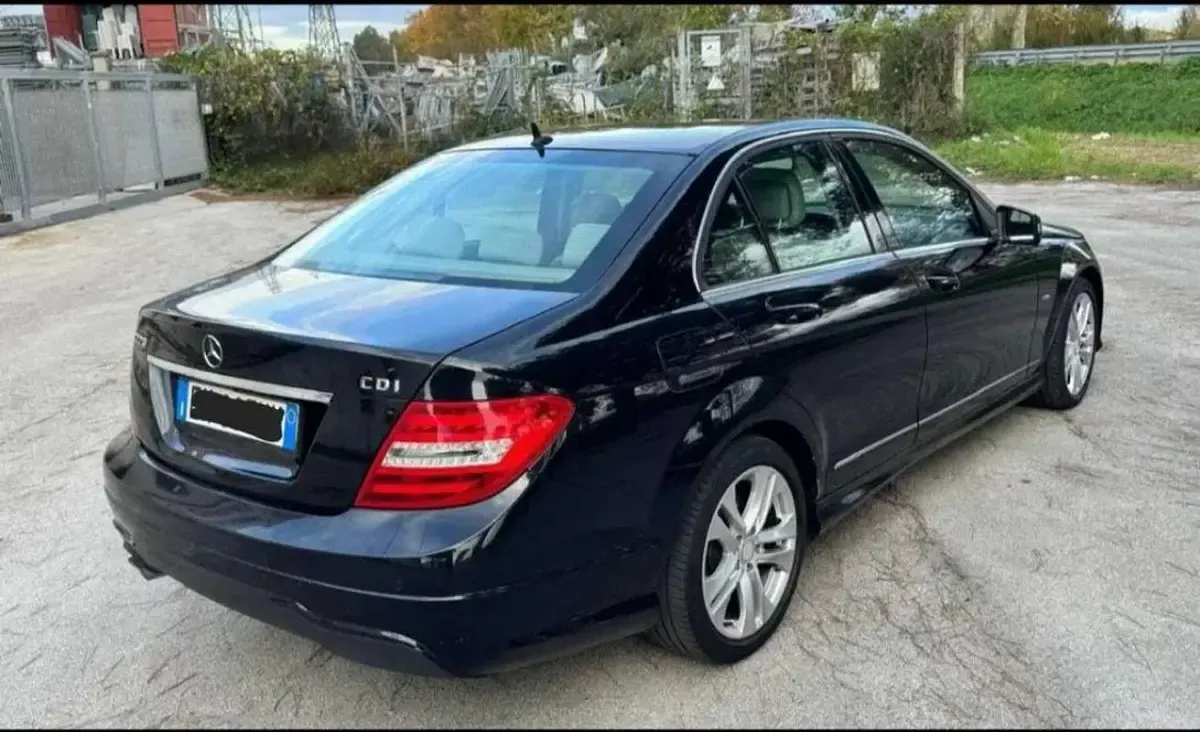Usata Mercedes C220 Avantgarde 170 CV (125 kW) 2011 Berlina
