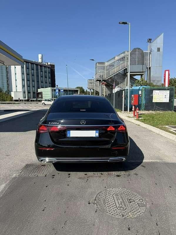 Usata Mercedes E220 Premium Plus 197 CV (144 kW) 2023 Berlina