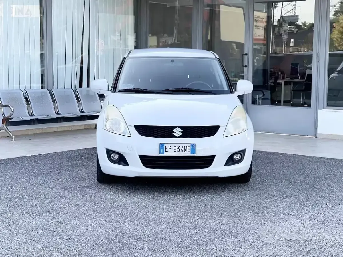 Usata Suzuki Swift 94 CV (69 kW) 2013 Bianco Utilitaria