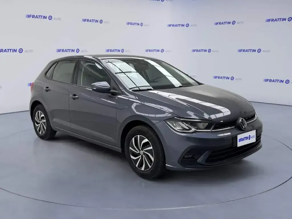 Usata VW Polo Life 95 CV (69 kW) 2025 Grigio scuro Utilitaria