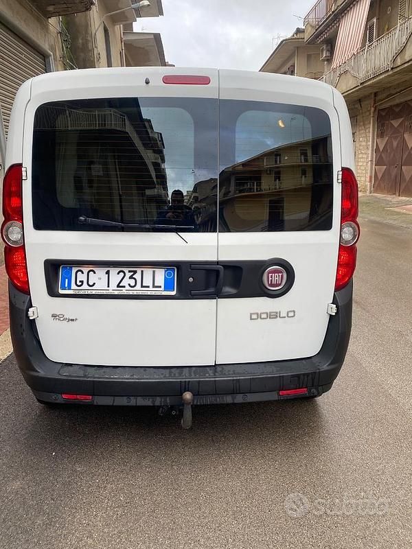 Usata Fiat Doblò 90 CV (66 kW) 2013 Bianco Monovolume