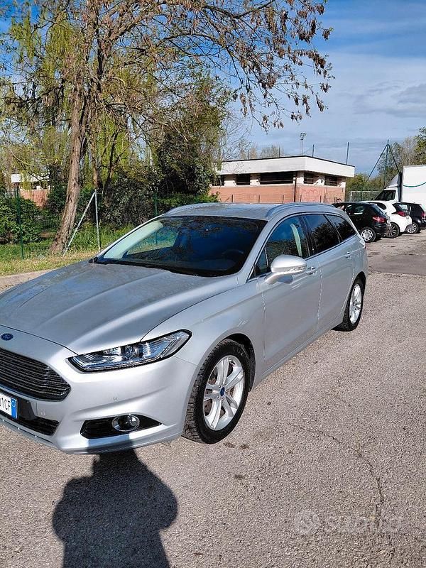 Usata Ford Mondeo 180 CV (132 kW) 2016 Grigio Station wagon