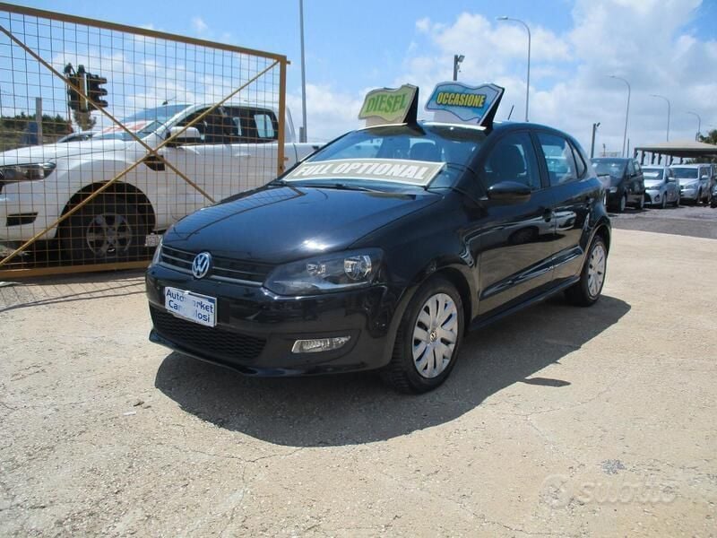 Nero Usata 2010 VW Polo Comfortline Tre volumi | 6000 € (Buon prezzo) - Immagine 1/4